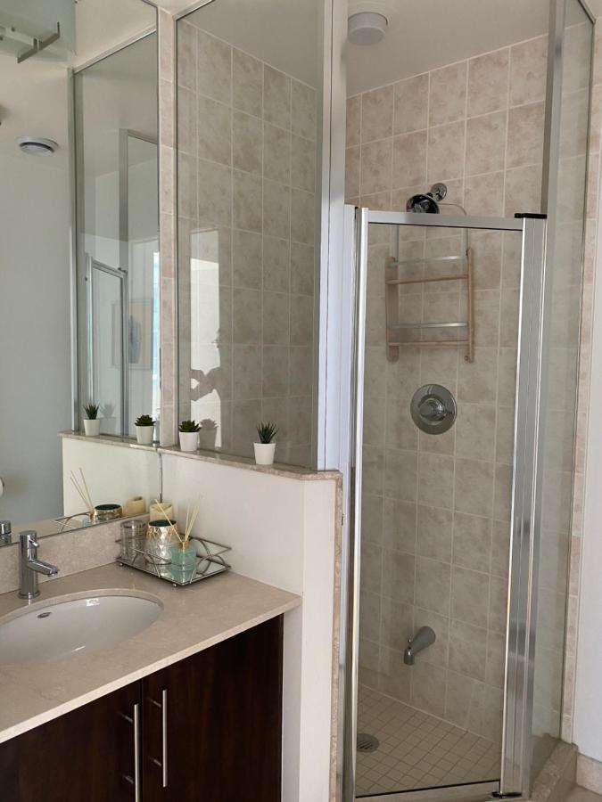 Toronto Cn Tower Maple Leaf Square Luxurious 2 Bedroom Condo Exteriér fotografie