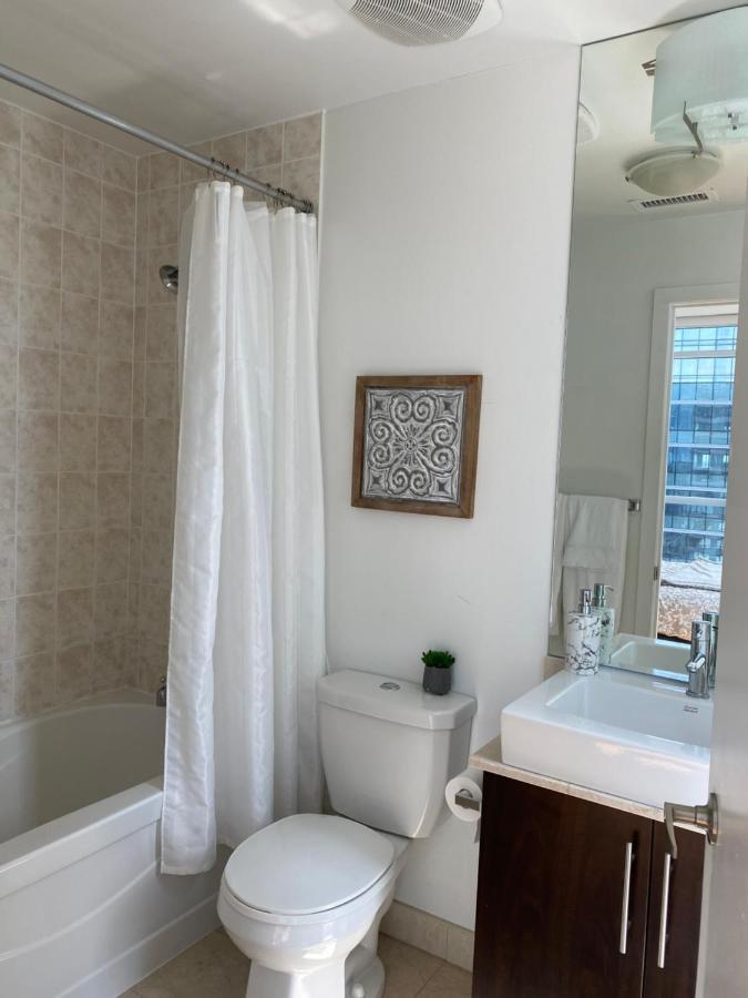 Toronto Cn Tower Maple Leaf Square Luxurious 2 Bedroom Condo Exteriér fotografie
